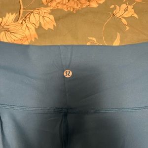 Lululemon Cropped Aligns